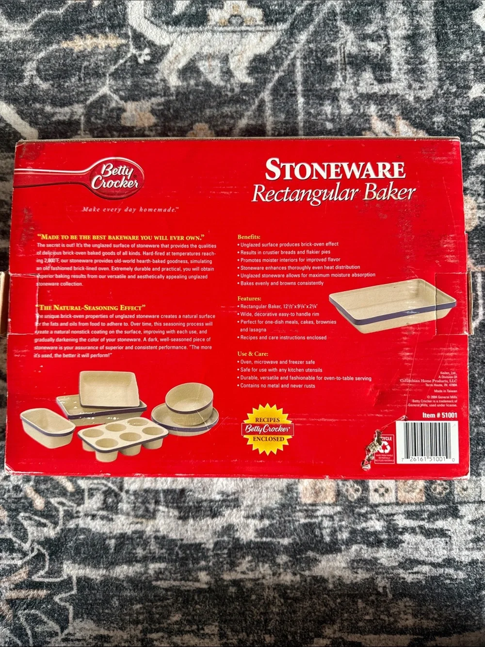 2004 Betty Crocker Blue and Cream Stoneware Rectangular Baker - Boxed